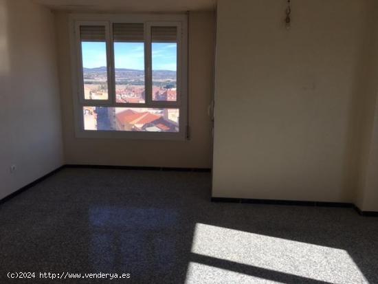 PISO EN EL CENTRO CON VISTAS - ALBACETE