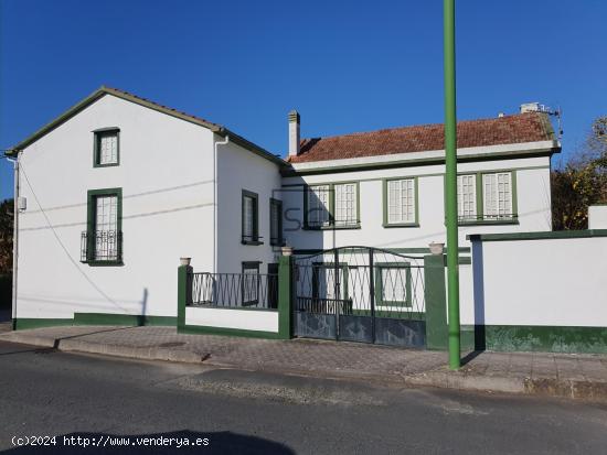 CASA CON FINCA Y BODEGA EN MANIÑOS, FENE - A CORUÑA