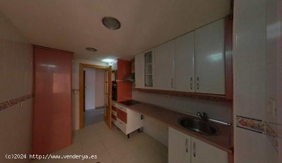 DISPONIBLE A LA VENTA AMPLIO PISO EN VENTA DE BAÑOS - PALENCIA