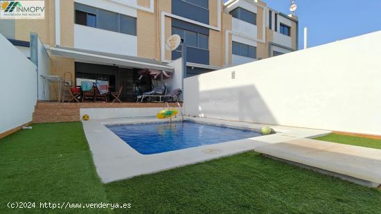 CHALET ADOSADO EN VENTA ZONA BOVERALS! PISCINA PROPIA GARAJE CERRADO! - CASTELLON