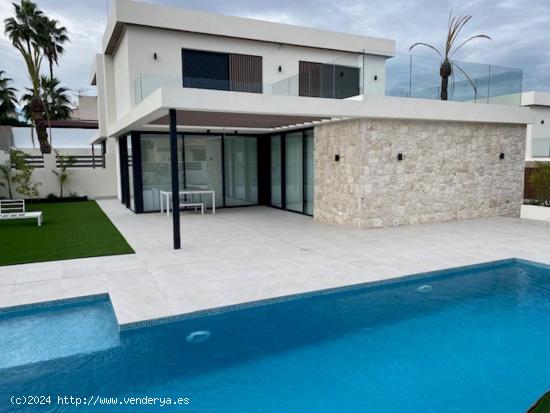  VILLA DE NUEVA PROMOCIÓN EN LOMAS DE CABOROIG - ALICANTE 