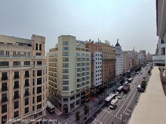 OFICINA CON VISTAS A LA GRAN VÍA - MADRID