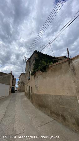 CASA CON JARDIN EN ALMUDEVAR - HUESCA