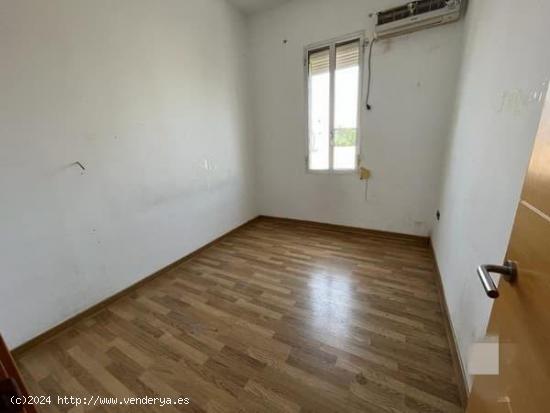 Piso en venta en Calle Cardenal Rodrigo De Castro, 2º, 41005, Sevilla (Sevilla) 133.800 € - SEVIL