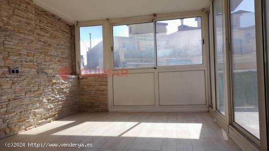 PISO ÁTICO EN VENTA CON TERRAZA EN CASTELLDEFELS AVDA DIAGONAL ÁTICO SIN ASCENSOR - BARCELONA