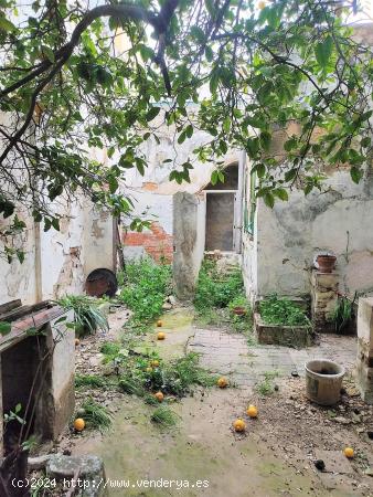 Casa independiente en el centro para derribar - CADIZ