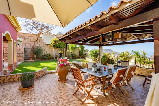 Villa de ensueño en Chayofa con vistas panorámicas - SANTA CRUZ DE TENERIFE