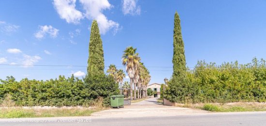 Fántástica Masia con piscina y jardín en una parcela de 3800m2 en Sant Pere Pescador. Alt empord