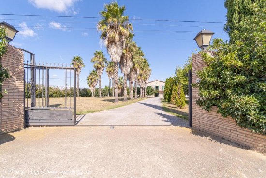 Fántástica Masia con piscina y jardín en una parcela de 3800m2 en Sant Pere Pescador. Alt empord