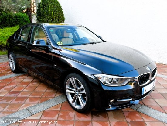 BMW Serie 3 318dA Sport de 2015 con 98.000 Km por 17.900 EUR. en Madrid