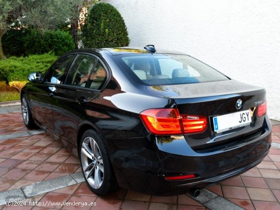 BMW Serie 3 318dA Sport de 2015 con 98.000 Km por 17.900 EUR. en Madrid