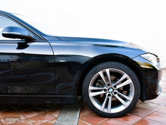 BMW Serie 3 318dA Sport de 2015 con 98.000 Km por 17.900 EUR. en Madrid