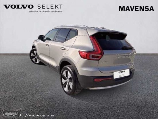 Volvo XC40 Core, T2 automatico, Gasolina de 2023 con 10.322 Km por 34.900 EUR. en Badajoz