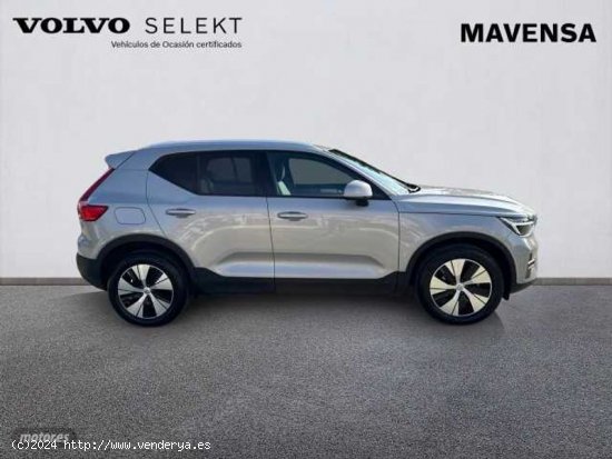 Volvo XC40 Core, T2 automatico, Gasolina de 2023 con 10.322 Km por 34.900 EUR. en Badajoz