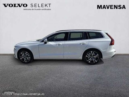 Volvo V 60 Core, B3 Mild hybrid, Gasolina de 2024 con 14 Km por 44.900 EUR. en Badajoz