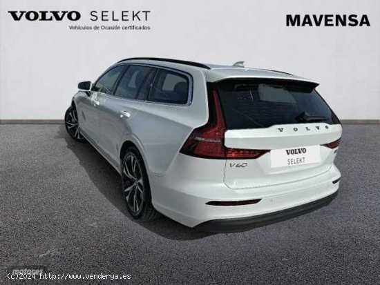 Volvo V 60 Core, B3 Mild hybrid, Gasolina de 2024 con 14 Km por 44.900 EUR. en Badajoz