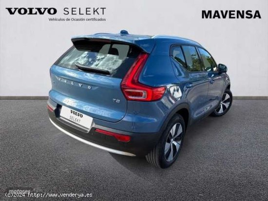 Volvo XC40 Core, T2 automatico, Gasolina de 2023 con 32.883 Km por 33.500 EUR. en Badajoz