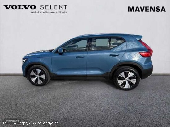 Volvo XC40 Core, T2 automatico, Gasolina de 2023 con 32.883 Km por 33.500 EUR. en Badajoz