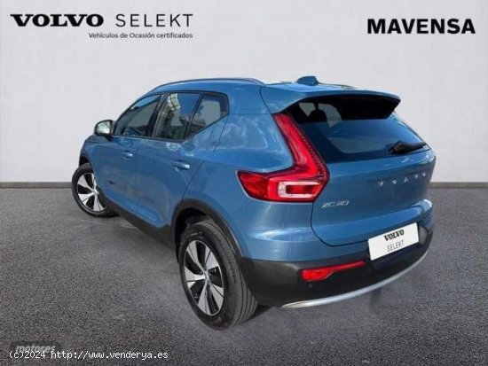 Volvo XC40 Core, T2 automatico, Gasolina de 2023 con 32.883 Km por 33.500 EUR. en Badajoz