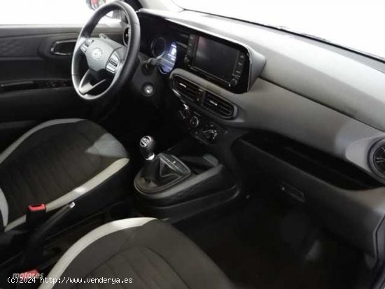 Hyundai i10 1.0 MPI Klass de 2021 con 21.500 Km por 12.990 EUR. en Valladolid