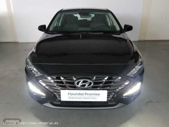 Hyundai i30 1.5 DPI Klass SLX 110 de 2024 con 7.685 Km por 19.500 EUR. en Granada