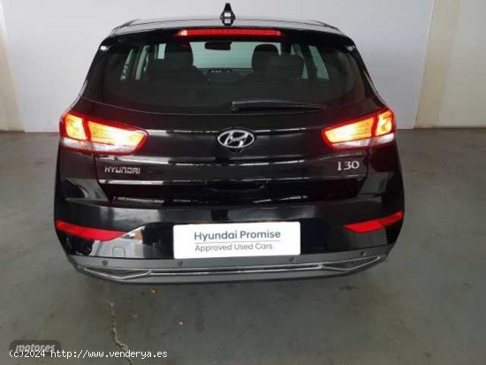 Hyundai i30 1.5 DPI Klass SLX 110 de 2024 con 7.685 Km por 19.500 EUR. en Granada