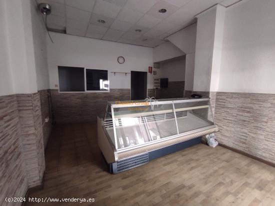 SE ALQUILA LOCAL COMERCIAL  EN ZONA CENTRO CON SALIDA DE HUMOS !!! - ALICANTE