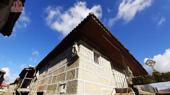 CASA DE PIEDRA PARA REFORMAR CON PATIO Y PARCELA ENFRENTE - ORENSE