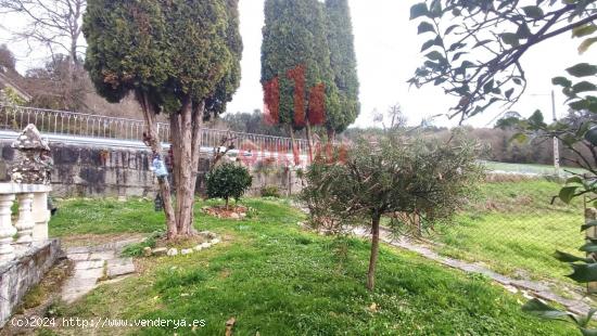 VIVIENDA UNIFAMILIAR E INDEPENDIENTE EN CARRETERA DE LUGO, PRÓXIMA AL DESVÍO HACIA VILLAMARÍN. - 