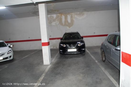 PLAZAS DE GARAJE DOBLES CON ASCENSOR EN BOULEVARD DE HUERCAL DE ALMERIA - ALMERIA