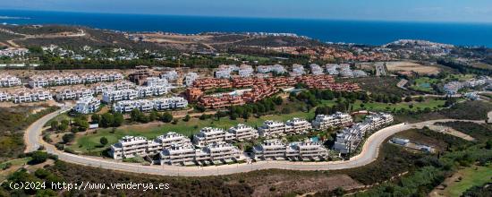 APARTAMENTO OBRA NUEVA EN PRIMERA LÍNEA DE GOLF EN CASARES COSTA - MALAGA