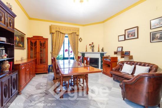  ¡Casa en venta en Marchena centro! Dos viviendas y cochera en Olmedo. - SEVILLA 