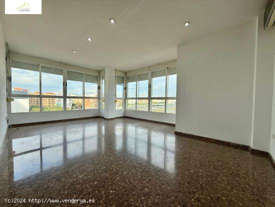 Vivienda de 3 habitaciones y 2 baño con vistas al Parque Central. Visítala en 360º - VALENCIA