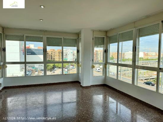 Vivienda de 3 habitaciones y 2 baño con vistas al Parque Central. Visítala en 360º - VALENCIA