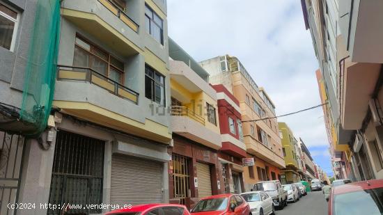 Edificio de uso mixto en venta en calle Pablo Penaguilas - LAS PALMAS