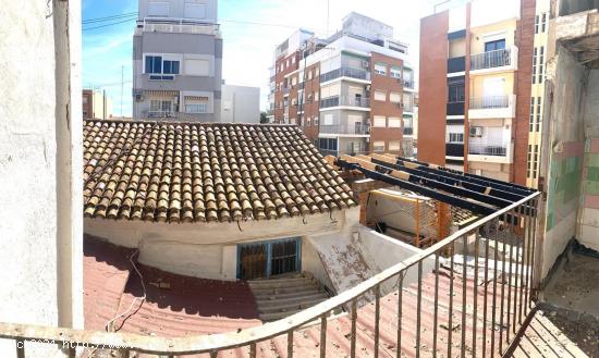 Casa en el Cabañal de tres plantas para inversion - VALENCIA