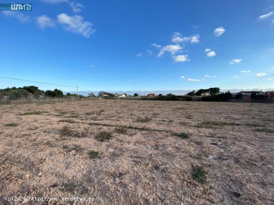 Magnífico terreno en venta a 300 metros de calle La Huerta - ALICANTE