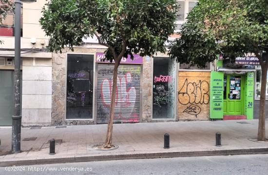  ESTUPENDO LOCAL COMERCIAL FRENTE A LA UNIVERSIDAD DE LA MERCED - MURCIA 