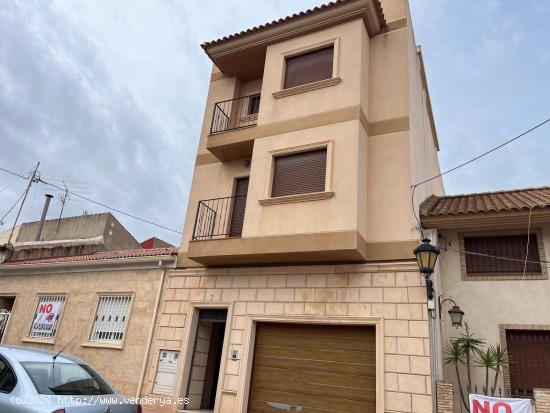 Espectacular casa a estrenar, garaje y 2 plantas de vivienda - ALICANTE