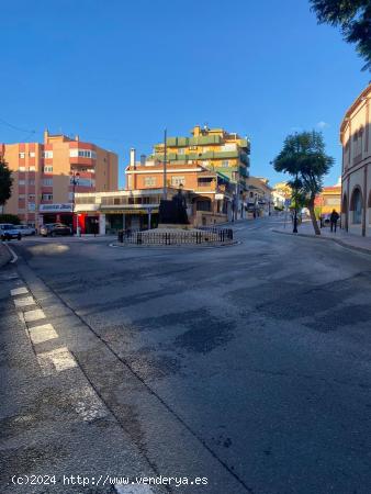  se vende bajo en pleno centro de fuengirola para reformar - MALAGA 