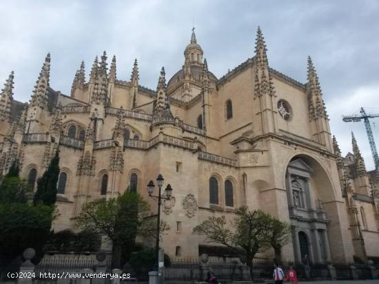 ALQUILER DE LOCAL PARA OFICINAS.-.CASCO HISTORICO.-. - SEGOVIA