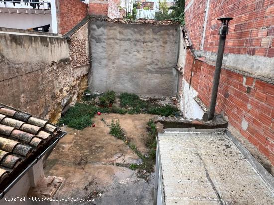 CASA EN EL CENTRO DE BENAGUACIL - VALENCIA