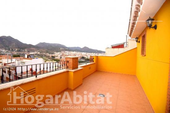 CHALET SEMINUEVO CON GARAJE Y TERRAZA - CASTELLON