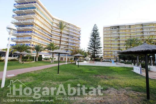 ¡EN PRIMERA LÍNEA DE PLAYA CON GARAJE, TRASTERO Y VISTAS AL MAR! - ALICANTE