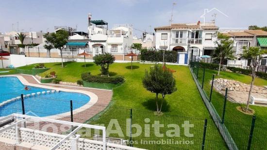 ACOGEDOR EXTERIOR EN RESIDENCIAL DE LUJO CON PISCINA, JARDÍN Y TERRAZA - ALICANTE