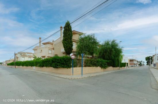 Bonito y familiar Adosado en Islas Menores, CARTAGENA. - MURCIA