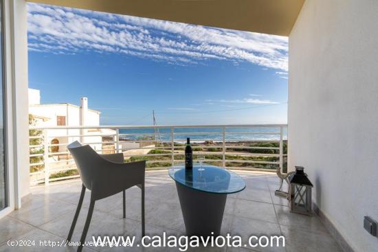 Casa en tres alturas con vistas al mar - BALEARES