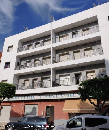  Piso de 3 dormitorios en venta en Santa Maria del Aguila - ALMERIA 