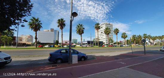 Local comercial en alquiler en  Avd Juan Carlos I, Murcia - MURCIA