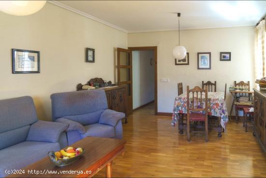  Piso en venta para reformar en CARLOS III, Pamplona - NAVARRA 